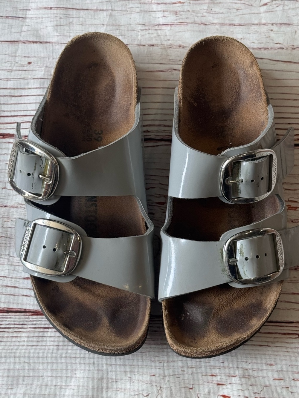 Birkenstock Arizona Birko-Flor Sandal in Patent Alloy Sz 39 - Picture 5 of 14
